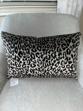 1-CALDEIRA NWT WOVEN VELVET CHEETAH DESIGN LUXURY DECORATIVE PILLOW